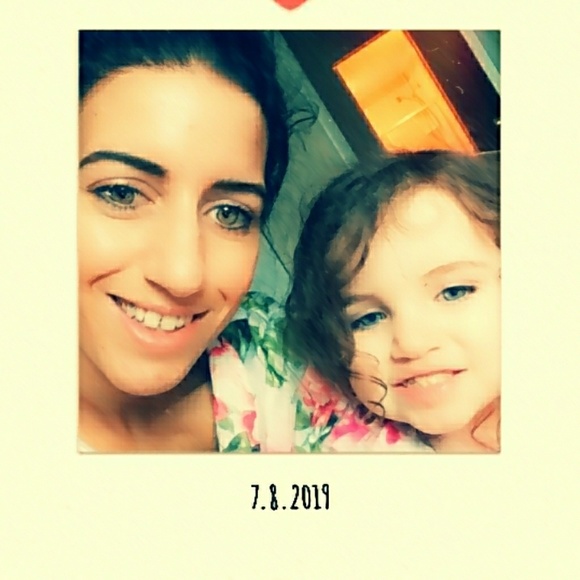 Meet your Posher, Rachel - Picture 1 of 1